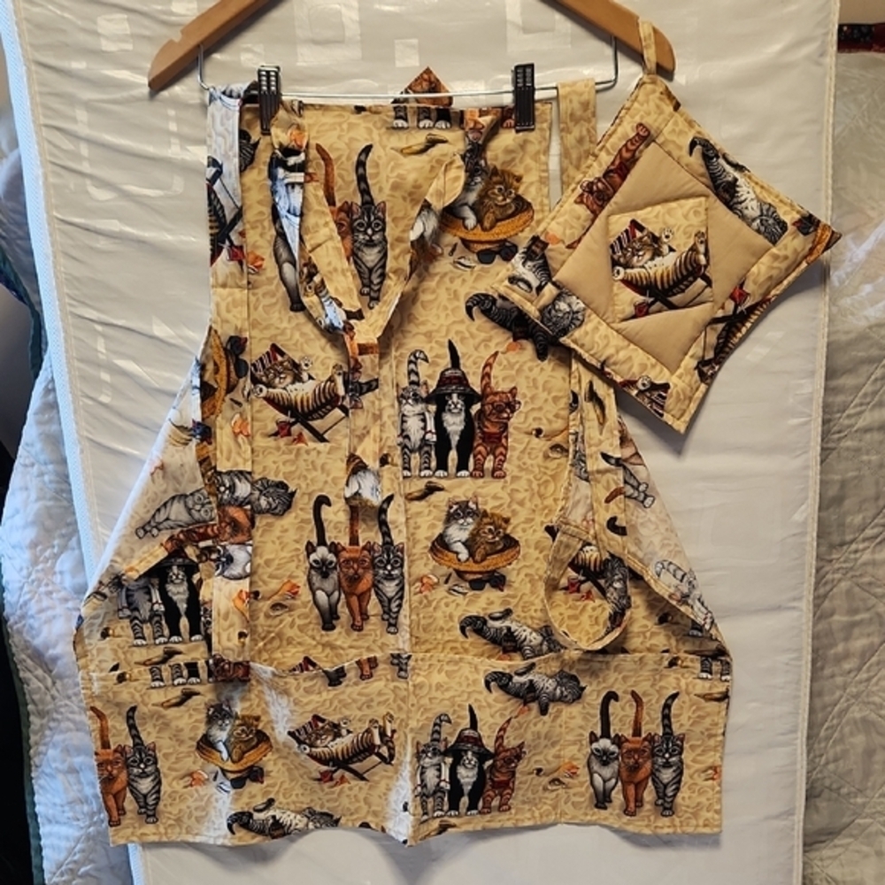 Kitten Print  Print Apron and Pot Holder Annies Pretty Print